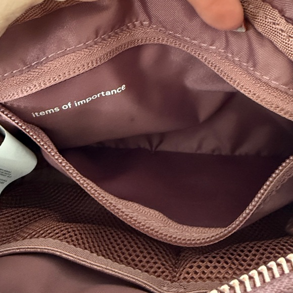 lululemon Women's Everywhere Crossbody Bag 2L Rose Gold Hardware Spiced Chai - Picture 4 of 7